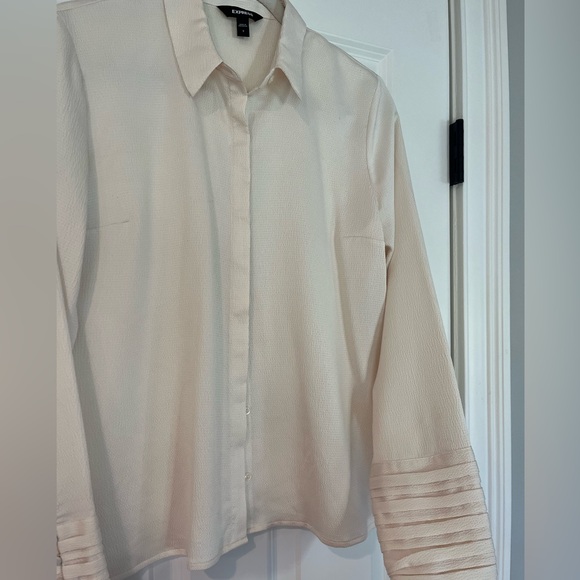 Express button down blouse - Picture 2 of 5